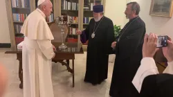 Papa Francesco accoglie il Catholicos Karekin II, accompagnato dall'arcivescovo Khajag Barsamian, 27 settembre 2020 / Chiesa Apostolica Armena 