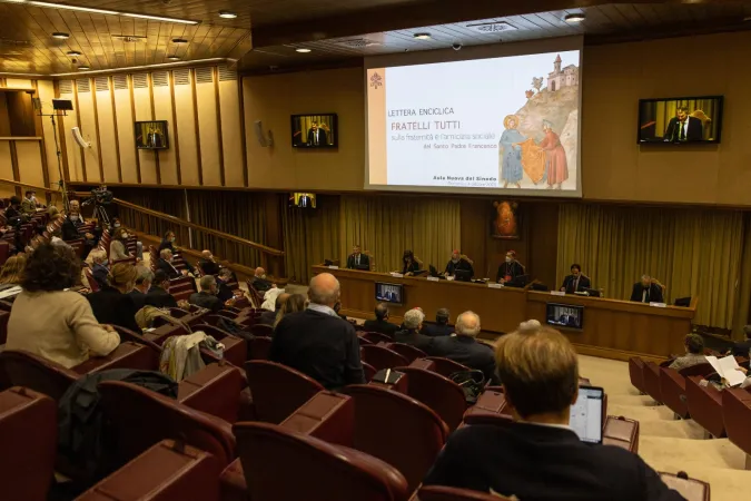 Il panel della presentazione dell'enciclica Fratelli Tutti, Aula Nuova del Sinodo, 4 ottobre 2020  | Daniel Ibanez / ACI Group