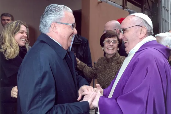 Guzman Carriquiry, nuovo ambasciatore di Uruguay presso la Santa Sede, e Papa Francesco / Courtesy Photo