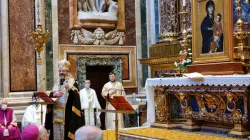 Sua Beatitudine Sviatoslav Shevchuk in Santa Maria Maggiore, davanti alla copia di Maria Salus Populi Romani, 13 novembre 2021 / AG / ACI Group
