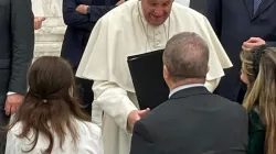 Papa Francesco riceve un "Nuovo inizio", il manifesto per un Cammino Sinodale alternativo / Neuer Anfang 