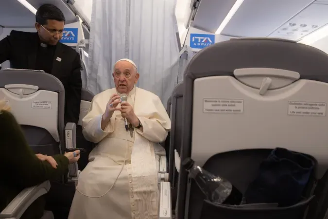 Papa Francesco in aereo |  | EWTN