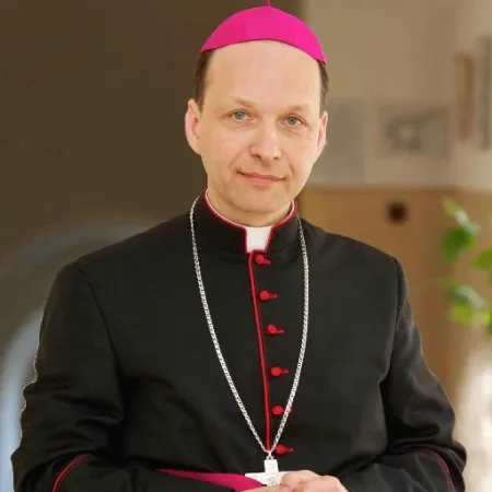 Vescovo Jozef Halko | Il vescovo Jozef Halko, ausiliare di Bratislava | Twitter