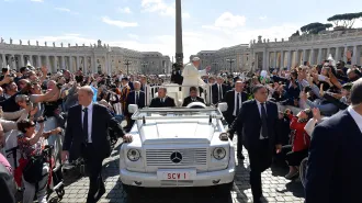 Il Papa: “Il Respiro del Cristo Risorto riempie di vita i polmoni della Chiesa”