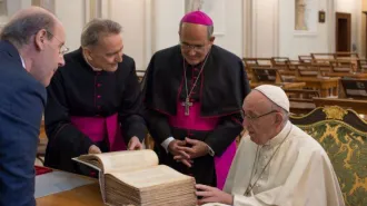 I Papi scrivevano in quechua, la visita di Papa Francesco alla Biblioteca vaticana