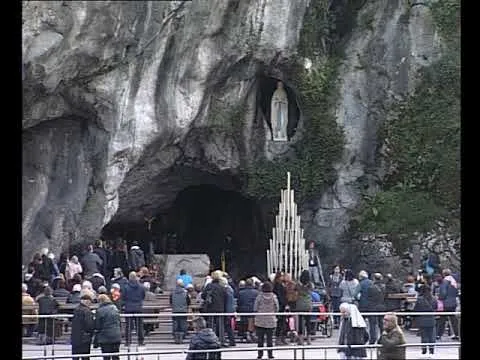 Lourdes | La grotta di Massabielle, dove la Vergine Immacolata Concezione apparve a Bernadette Soubirous nel 1858 | Santuario di Lourdes