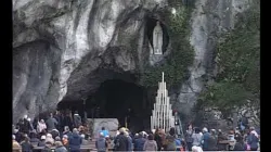 La grotta di Massabielle, dove la Vergine Immacolata Concezione apparve a Bernadette Soubirous nel 1858 / Santuario di Lourdes