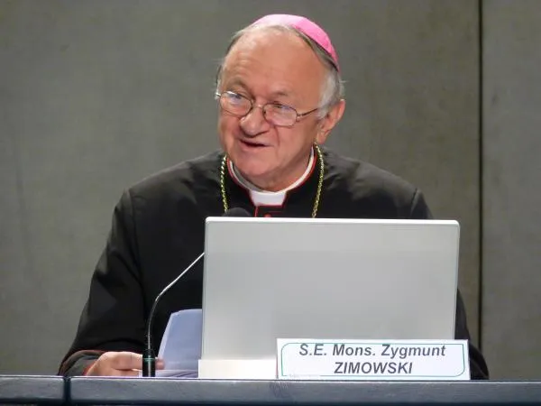 Monsignor Zygmunt Zimowski |  | Estefania Aguirre CNA