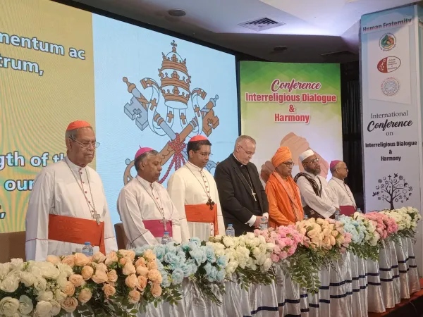 Cardinale Koovakand in Bangladesh | Un momento della visita del Cardinale Koovakand | Asia News