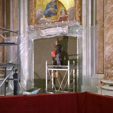 Finito il Giubileo la Porta Santa viene murata  |  | OB