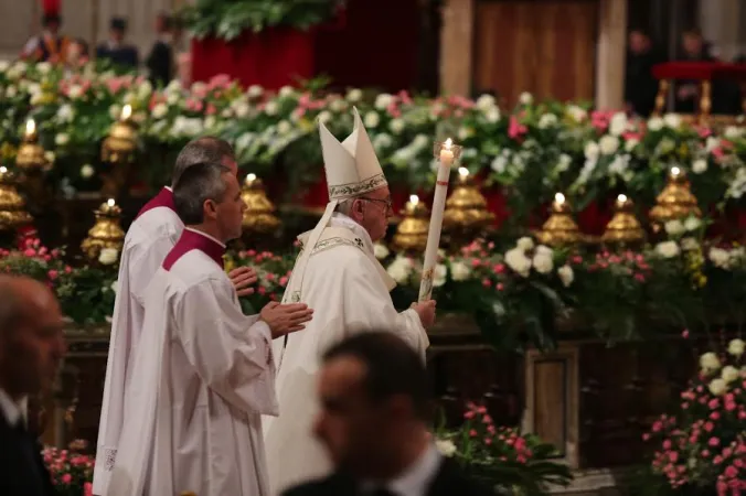 Il Papa presiede la Veglia Pasquale | | Alexey Gotovsky CNA