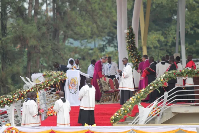 In attesa della messa | | Martha Calderon/ Aci Group