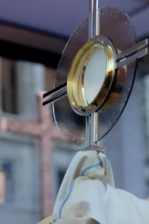 La processione eucaristica |  | CNA