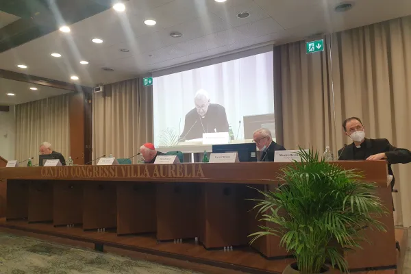 L'arcivescovo Gadecki legge la prolusione del Cardinale Bagnasco / CCEE