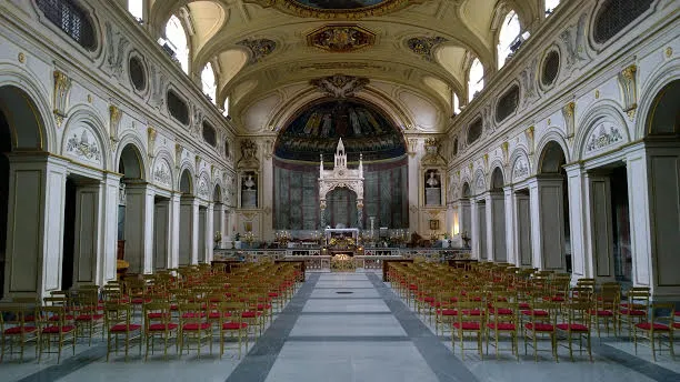 L'interno della basilica  |  | OB