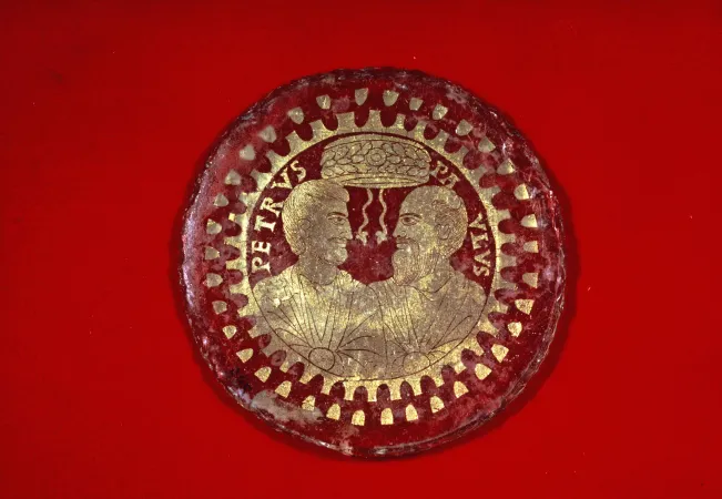 Vetro dorato con Pietro e Paolo |  | MV