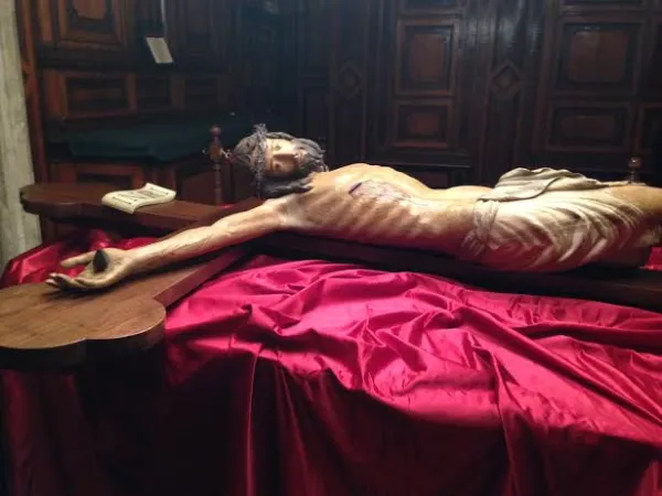 Antico Crocifisso ligneo |  | VG / ACI stampa