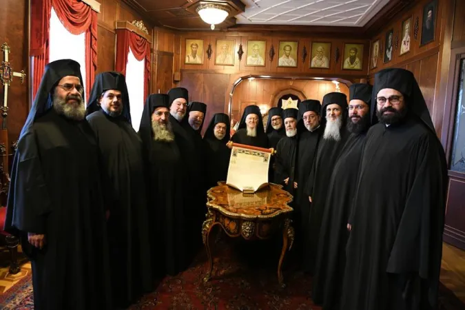 Patriarcato Ecumenico di Costantinopoli | La firma del tomos di autocefalia della Chiesa Ortodossa Ucraina da parte del Sinodo del Patriarcato Ecumenico di Costantinopoli, Fanar, 9 gennaio 2019 | Nicholas Manginas / Patriarcato Ecumenico