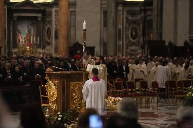 Il Papa presiede la Veglia Pasquale | | Alexey Gotovsky CNA