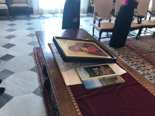 L'icona donata dal Presidente moldavo  |  | ACI Stampa