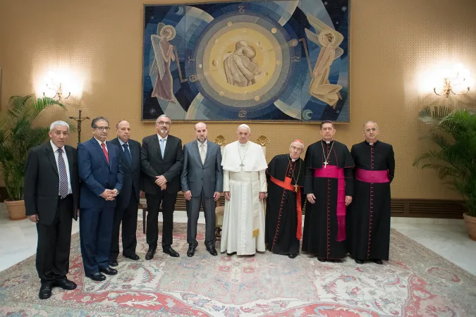 Papa Francesco nell'Auletta Paolo VI | Papa Francesco incontra i partecipanti alla riunione del Comitato Permanente per il Dialogo con Personalità religiose della Palestina, promossa dal Pontificio Consiglio per il Dialogo Interreligioso, Auletta Paolo VI, 6 dicembre 2017
| L'Osservatore Romano / ACI Group