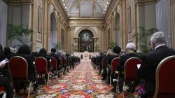 Leone XIV con il corpo diplomatico accreditato presso la Santa Sede, Aula delle Benedizioni, Palazzo Apostolico Vaticano, 9 gennaio 2026 / Vatican Media / ACI Group