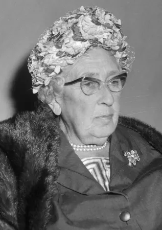Agatha Christie nel 1964 |  | Wikimedia commons