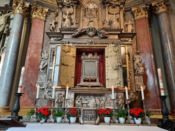 L'altare con il Corporale |  | Achim Doerr