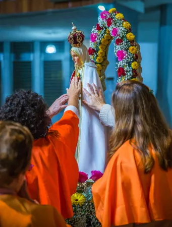 Consacrazione alla Vergine | | Araldi del Vangelo