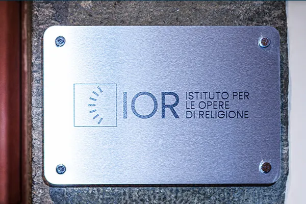 Una targa dello IOR / Archivio EWTN