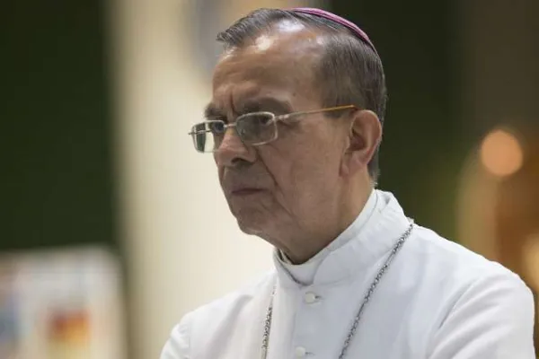 Il vescovo José Gregorio Rosa Chavez, ausiliare di El Salvador, che sarà cardinale dal concistoro del 28 giugno / Octisanduran via Wikimedia (CC BY-SA 4.0).