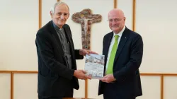 La firma dell'accordo tra Cei e Generali Italia / Credit Cei