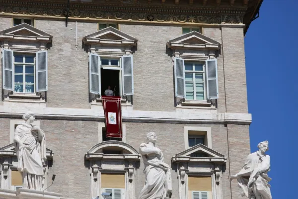 Il Papa recita il Regina Coeli / Joaquín Peiró Pérez/ CNA