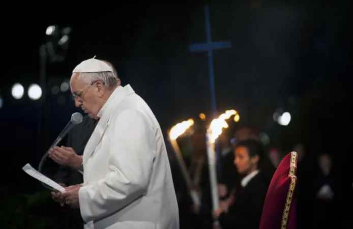 Il Papa al Colosseo per la Via Crucis |  | CPP