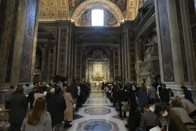 La preghiera del Rosario con Papa Francesco  |  | Vatican Media 