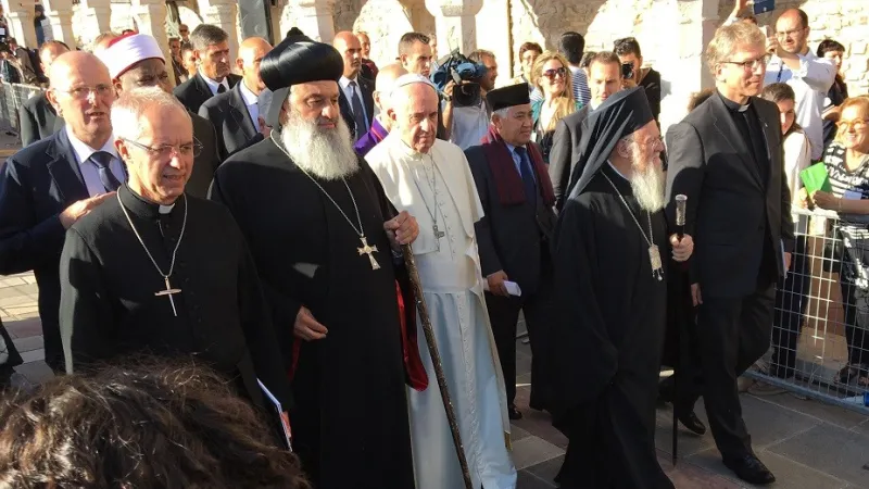 Alcune foto di Pontefici con i capi delle Chiese sorelle | | www.christianunity.va
