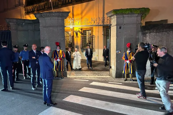 Papa Leone XIV esce da Villa Barberini / Credit Vatican Media