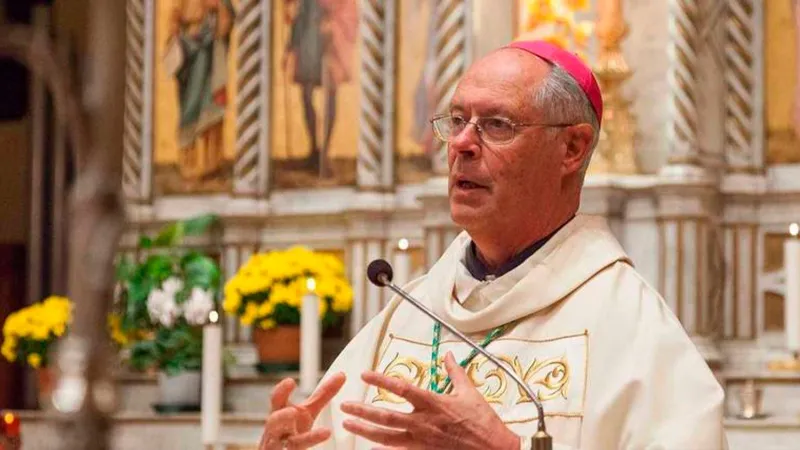 Il vescovo Paolo Bizzeti |  | pd