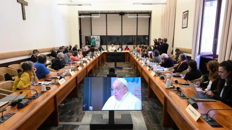 Papa Francesco  incontra i movimenti popolari |  | Vatican media