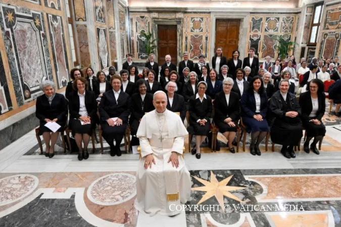 Il Papa e Capitoli Generali delle Religiose di Gesù-Maria e delle Suore Missionarie di San Carlo Borromeo |  | Vatican Media / EWTN
