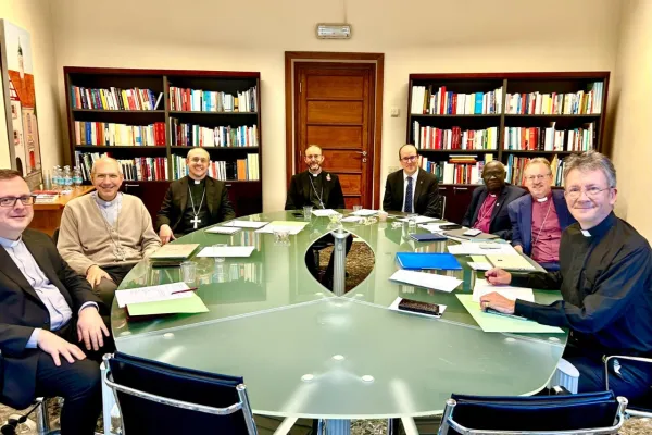 Un'immagine dell'informal meeting tra Chiesa Cattolica e Comunione Angicana / christianunity.va