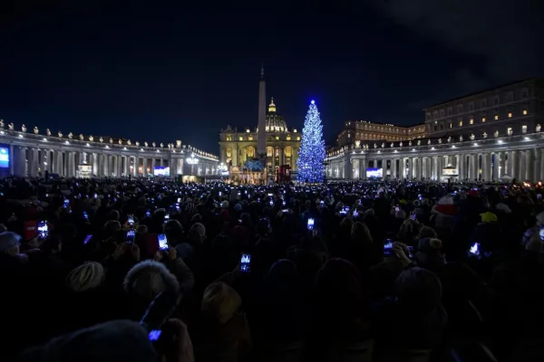 Piazza San Pietro e il suo albero di Natale / Credit Vatican Media