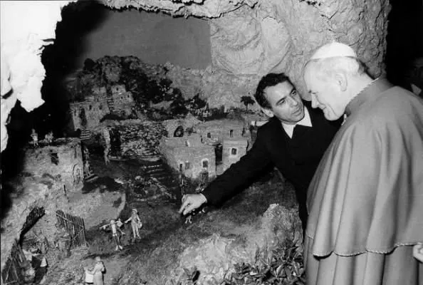 Giovanni Paolo II con Giuseppe Ianni ideatore del Presepe dei Netturbini di Roma  |  |  TW/ @sm_varisco

