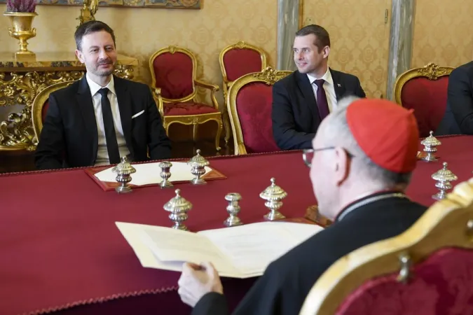 Parolin Slovacchia | Il cardinale Parolin e il primo ministro slovacco Heger ne bilaterale del marzo 2022 | Ambasciata Slovacca presso la Santa Sede