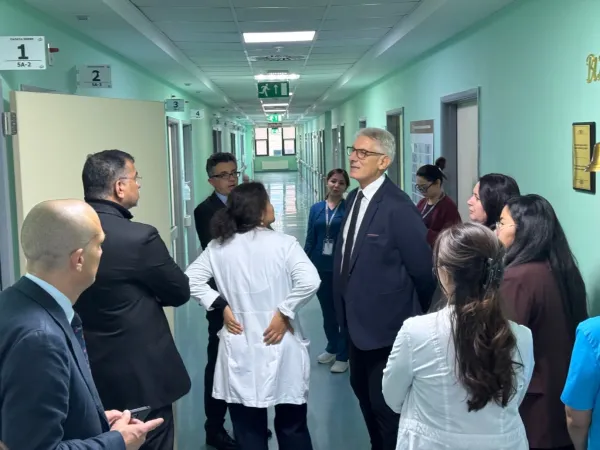 Tiziano Onesti al Centro pediatrico e materno-infantile dell’UMC di Astana |  | Alexey Gotovskiy