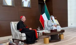 Il cardinale Parolin con il primo ministro kuwaitiano Al Sabah / X - Terza Loggia