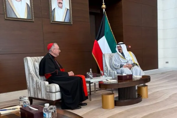 Il cardinale Parolin con il primo ministro kuwaitiano Al Sabah / X - Terza Loggia