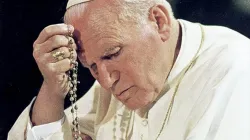 San Giovanni Paolo II, uno dei pontefici più "mariani" della storia della Chiesa / Credit pd