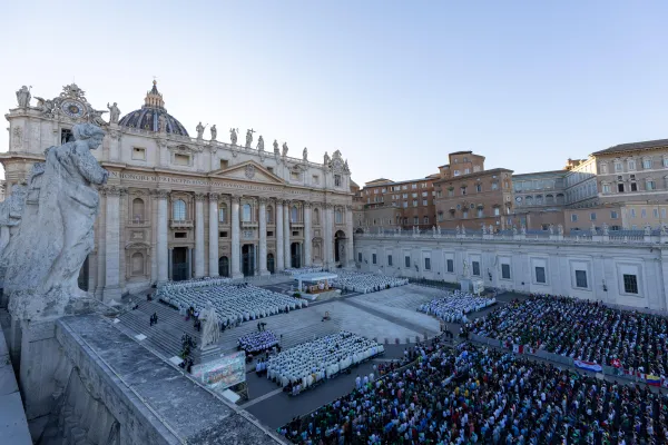 La Piazza gremita per la Messa di accoglienza del Giubileo dei Giovani / Credit Daniel Ibanez/ EWTN ACIGroup