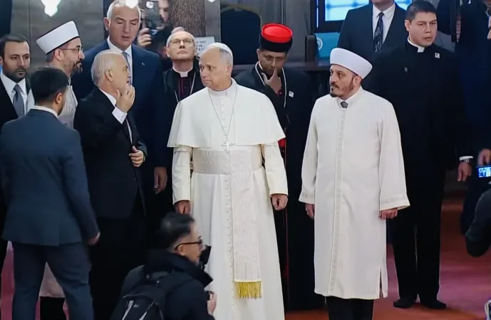 Papa Leone XIV nella Moschea Blu |  | Vatican Media / EWTN